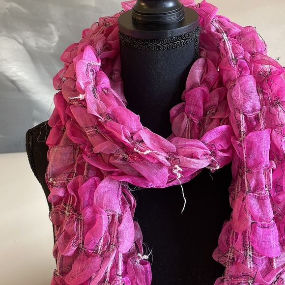 🪀Beautifully textured silk scarf🪀 - Picture 2 of 6